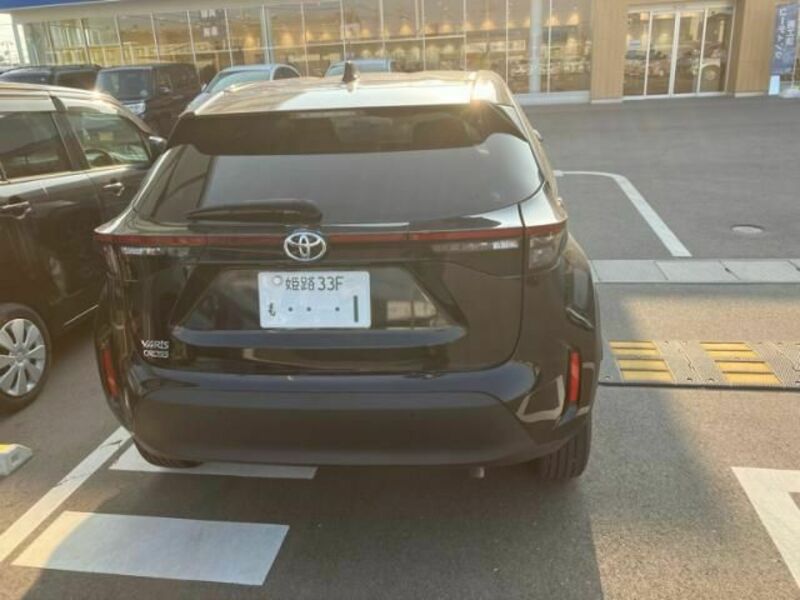 YARIS CROSS-1