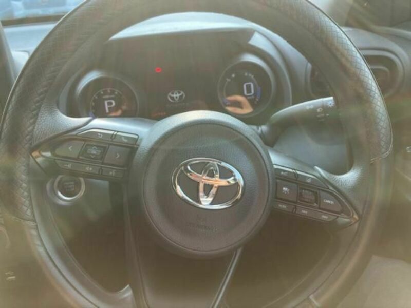 YARIS CROSS-19