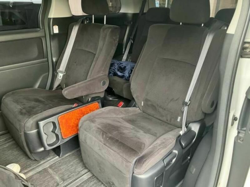 VELLFIRE-14