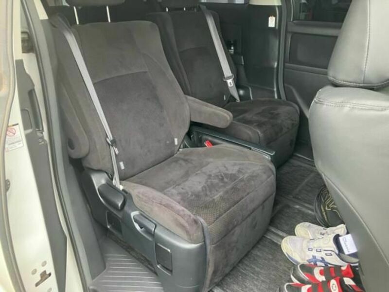 VELLFIRE-15