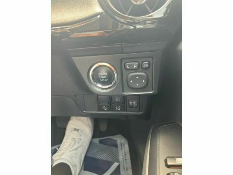 COROLLA AXIO