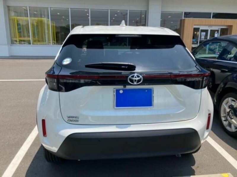 YARIS CROSS