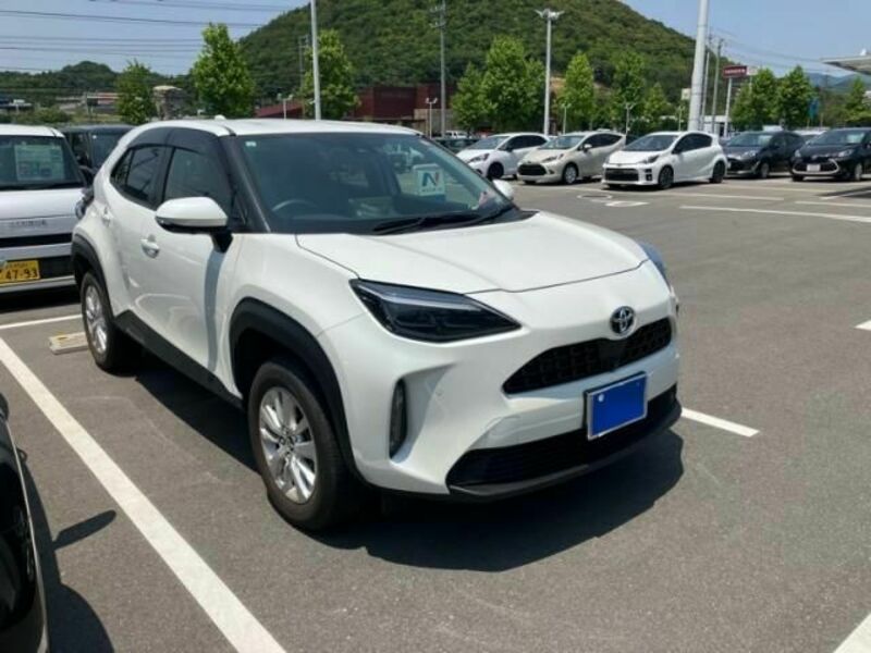YARIS CROSS