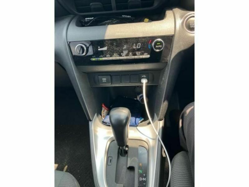 YARIS CROSS