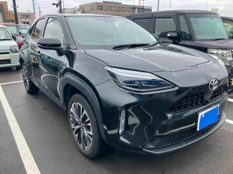 YARIS CROSS