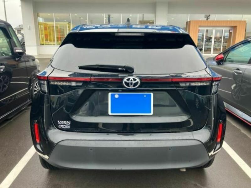YARIS CROSS