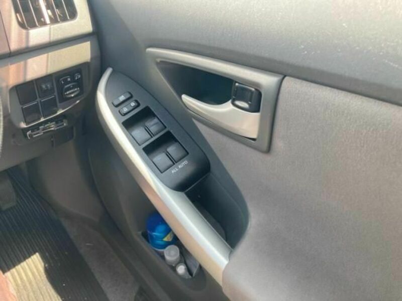 PRIUS-17