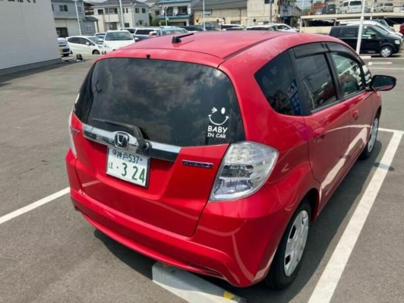 FIT HYBRID-11