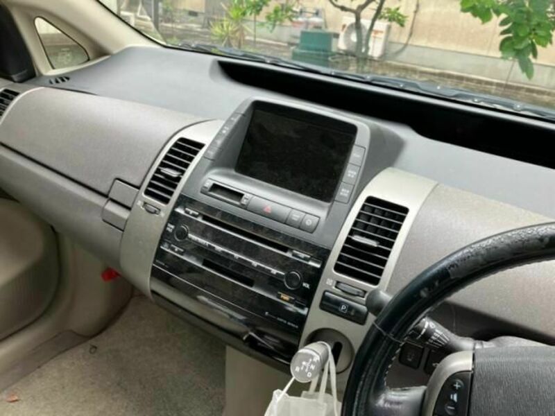 PRIUS-12