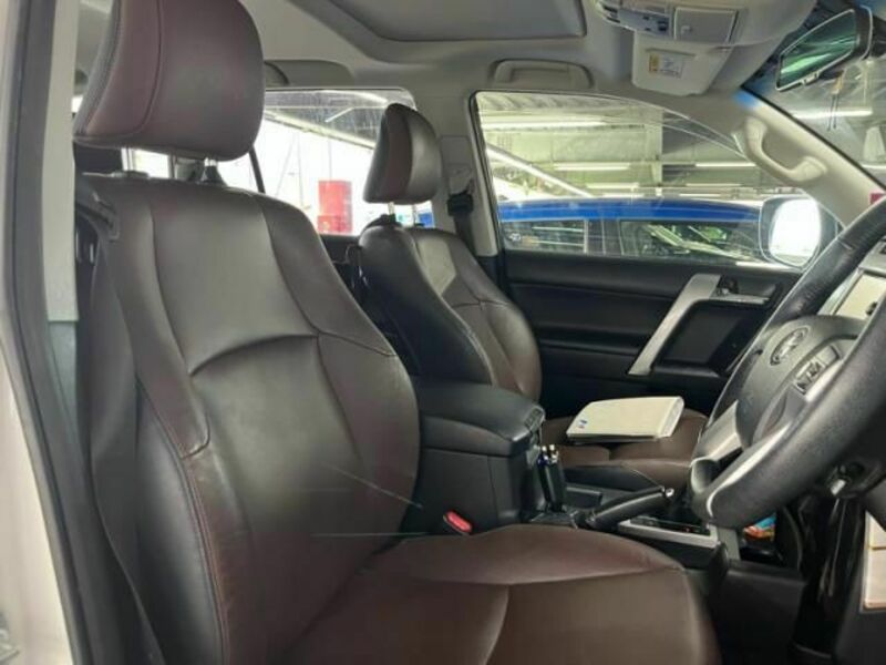 LAND CRUISER PRADO-15