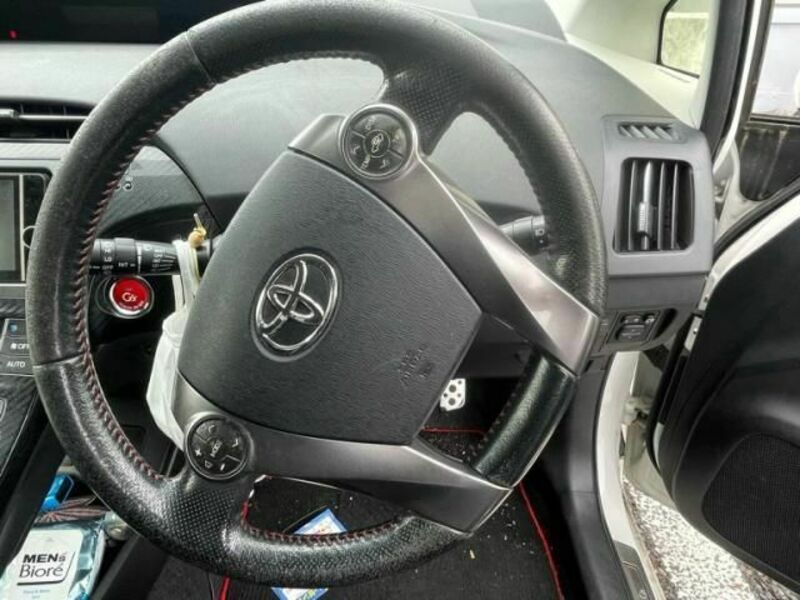 PRIUS-13