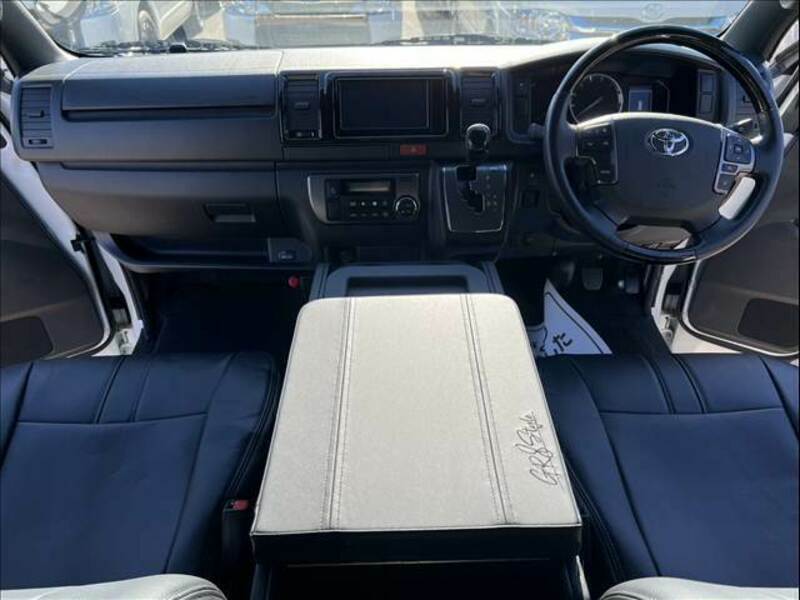 HIACE VAN-3