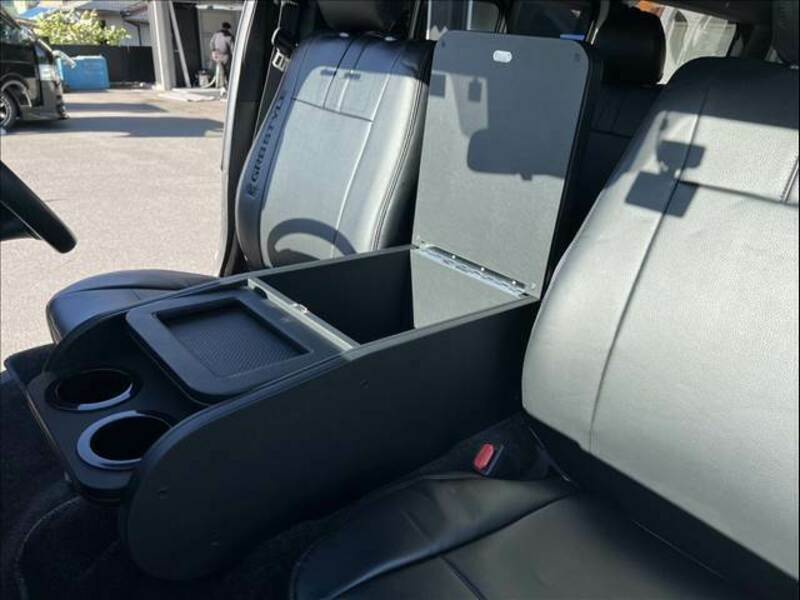 HIACE VAN-17