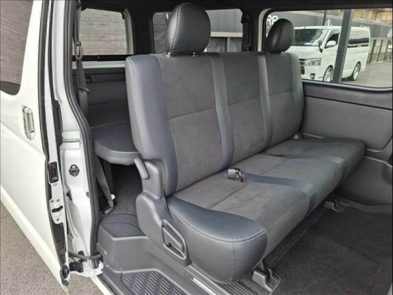 HIACE VAN-7