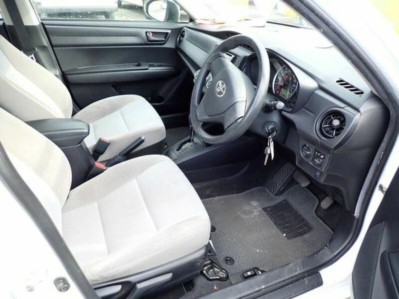 COROLLA AXIO