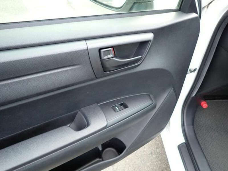COROLLA AXIO
