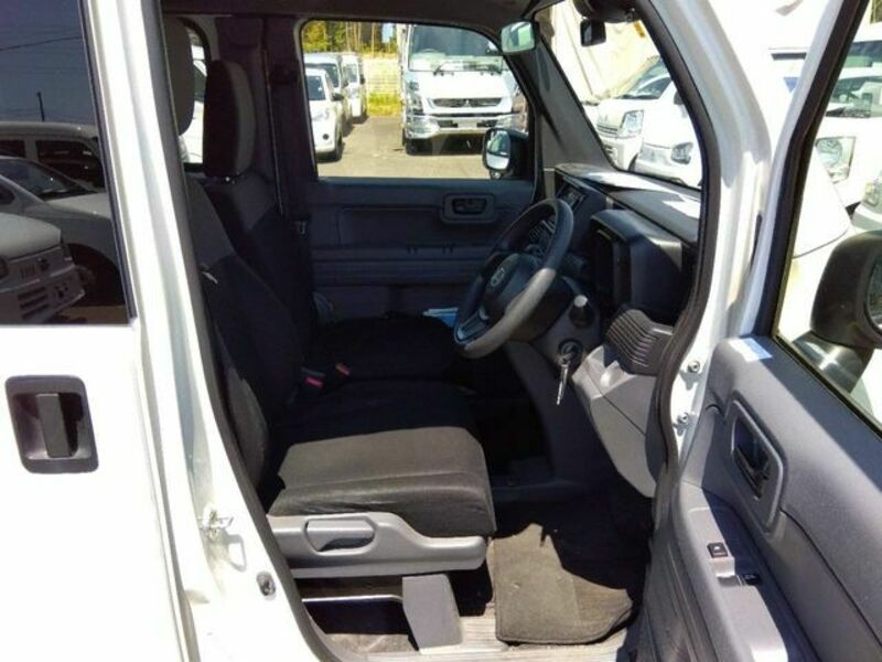 N-VAN