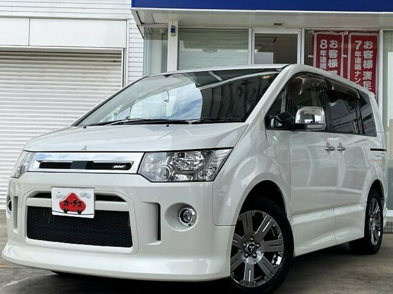 MITSUBISHI DELICA D5