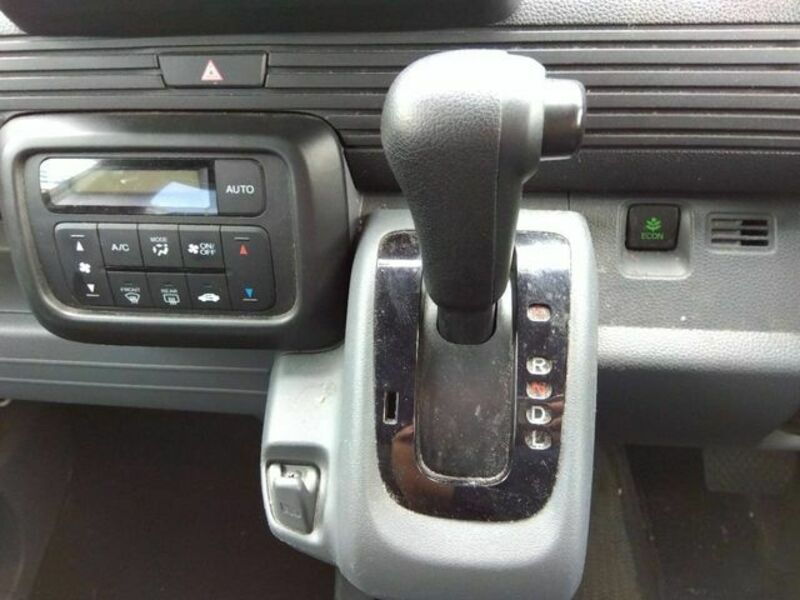 N-VAN