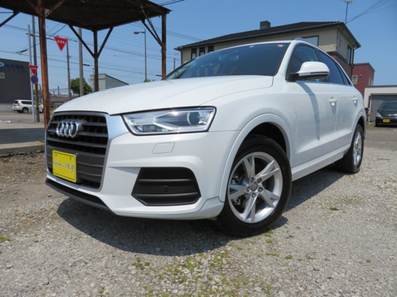 AUDI Q3