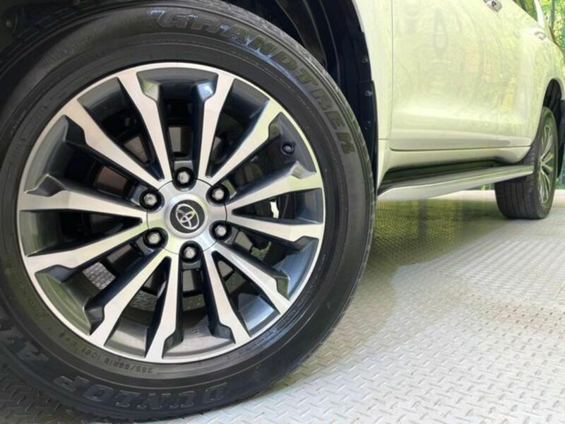 LAND CRUISER PRADO-12
