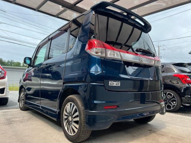 DELICA D2
