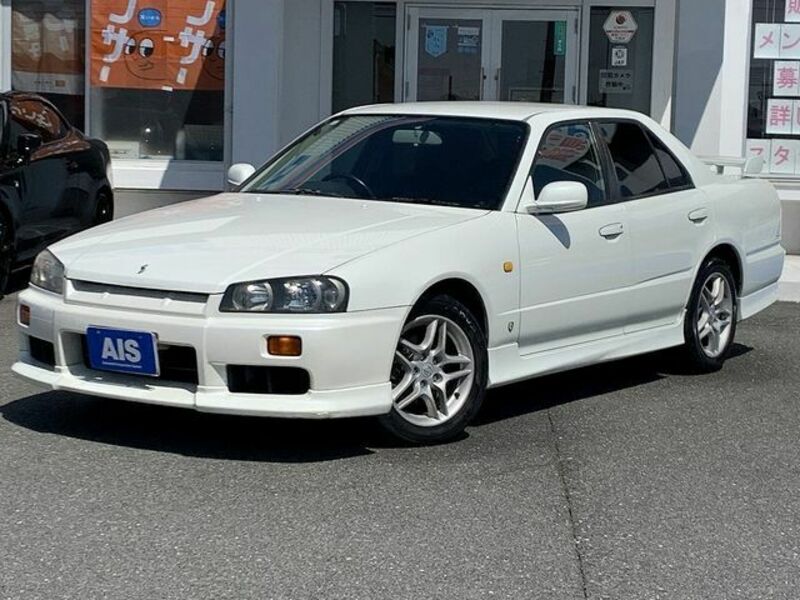 NISSAN SKYLINE