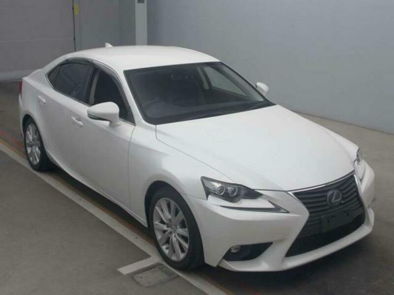 LEXUS IS