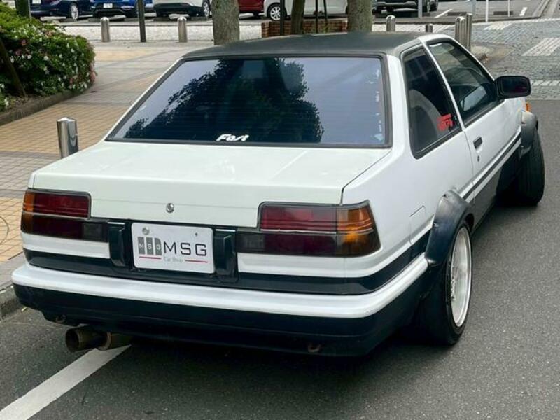 COROLLA LEVIN