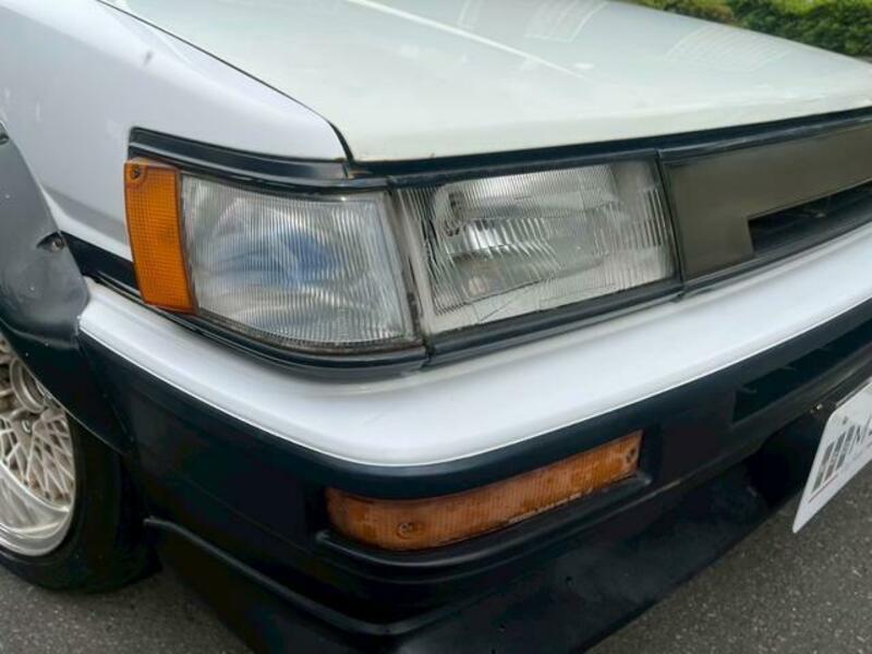 COROLLA LEVIN