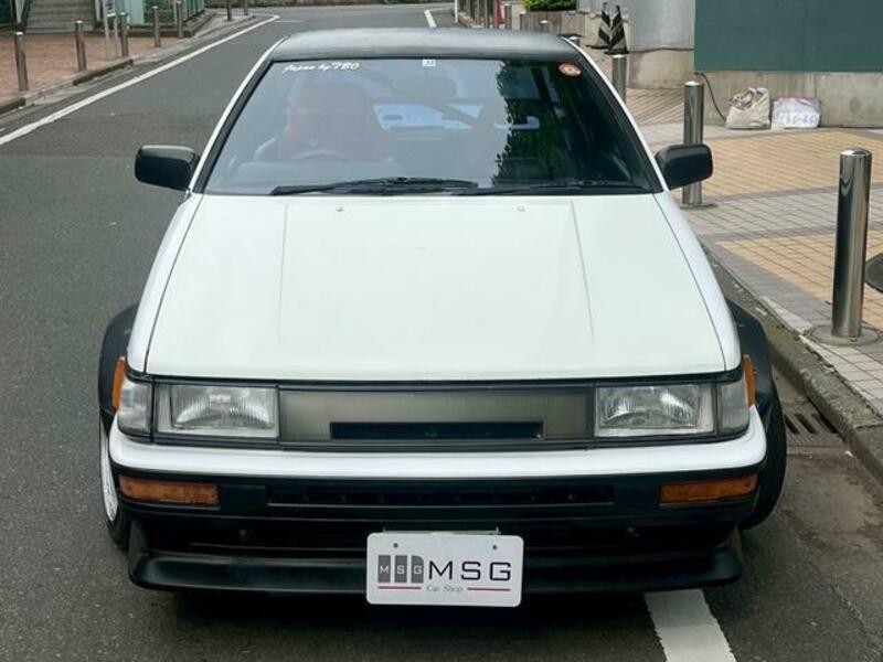 COROLLA LEVIN