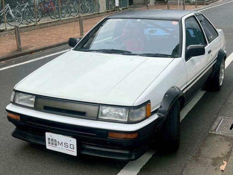 COROLLA LEVIN