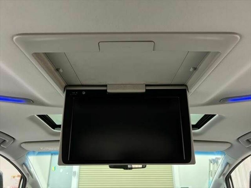 VELLFIRE-5