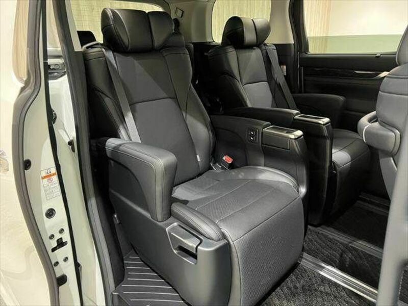VELLFIRE-10