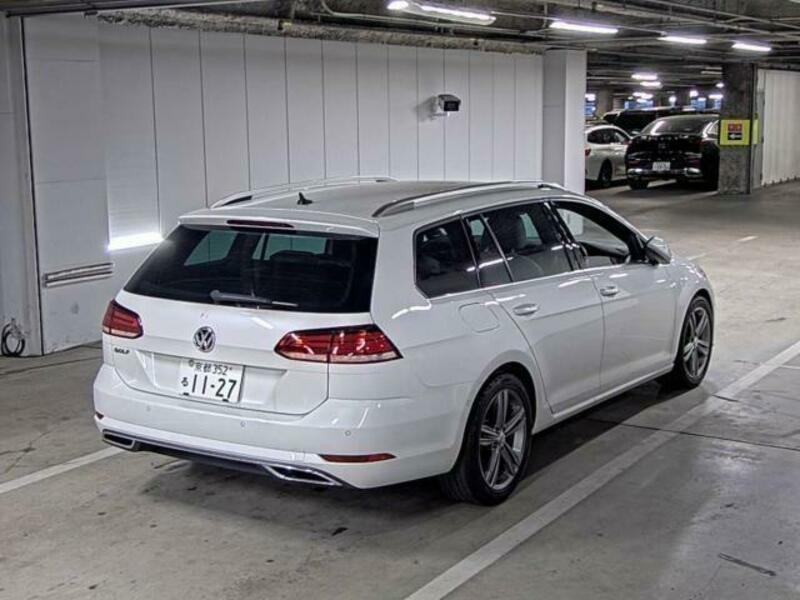 GOLF VARIANT-4
