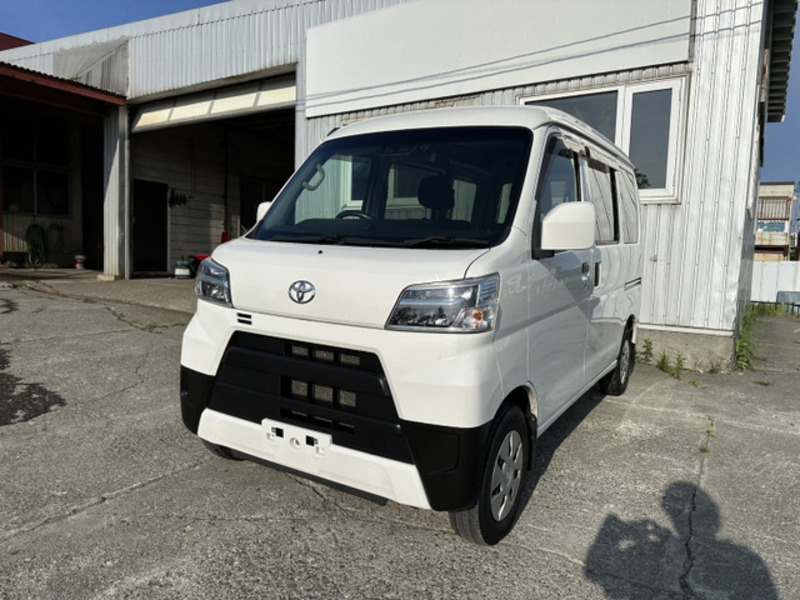 TOYOTA PIXIS VAN