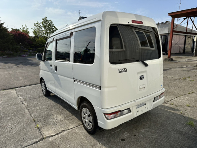 PIXIS VAN