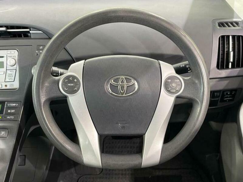 PRIUS-11