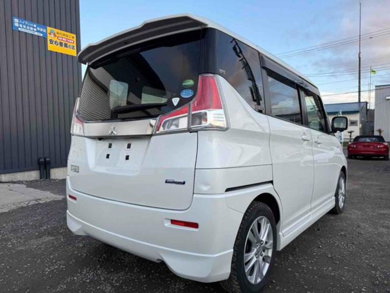 DELICA D2
