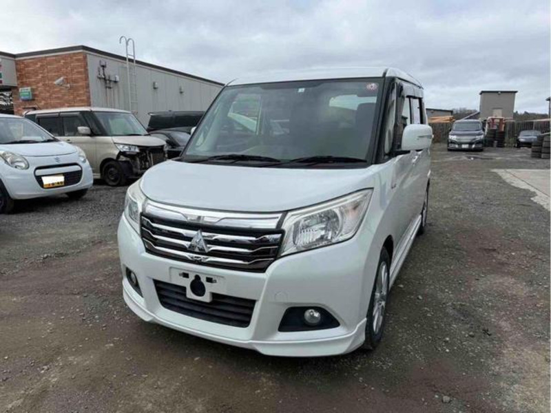 MITSUBISHI DELICA D2