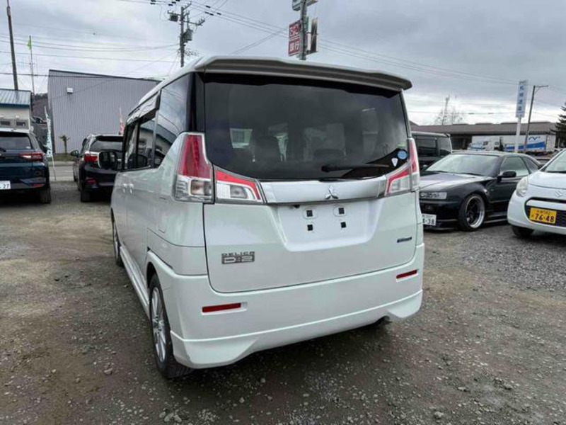 DELICA D2