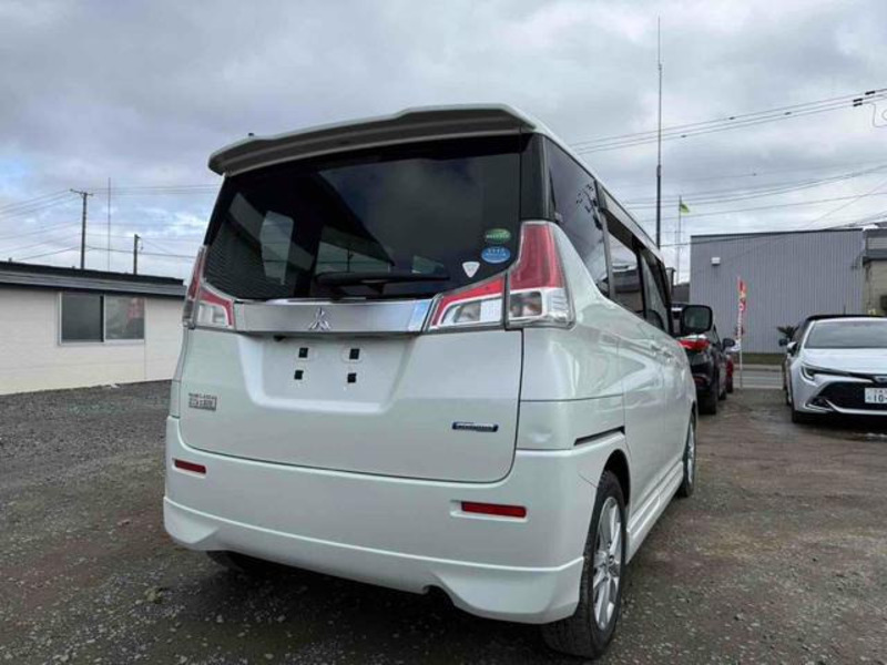 DELICA D2