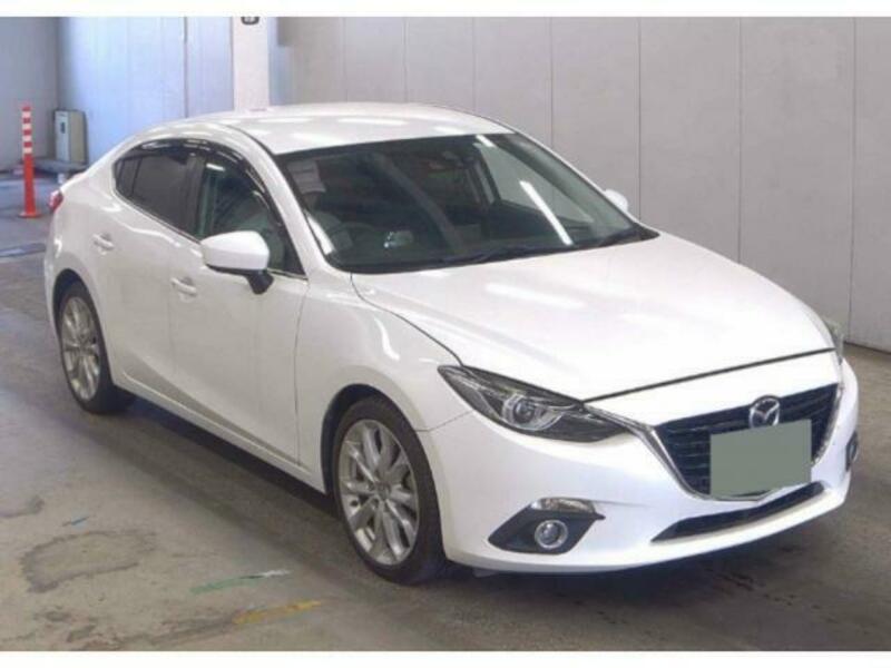 MAZDA　AXELA HYBRID