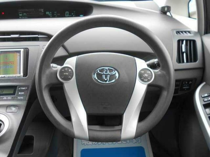 PRIUS-17