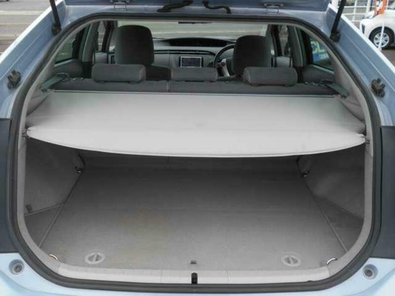 PRIUS-18