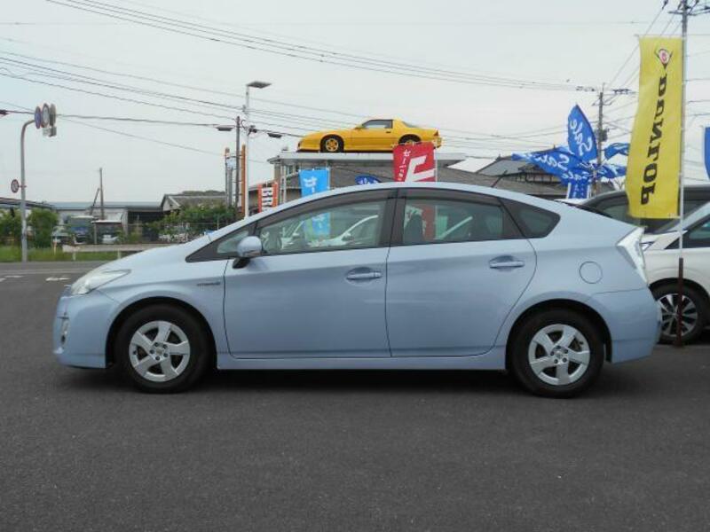 PRIUS-10