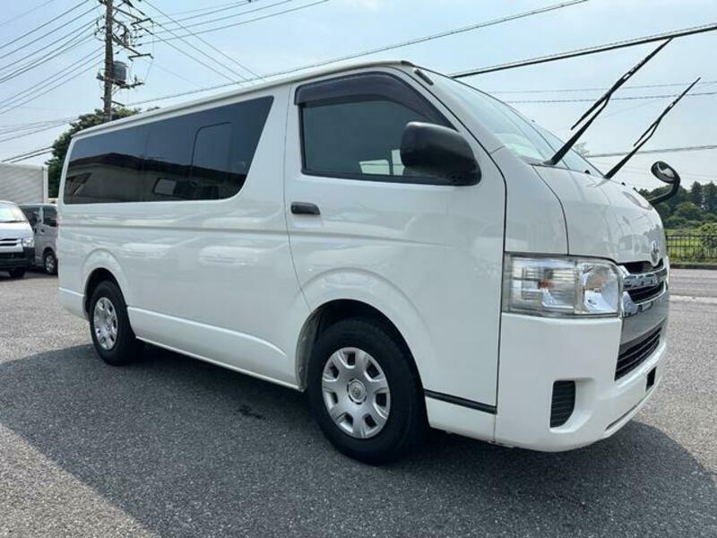 TOYOTA Regiusace Van