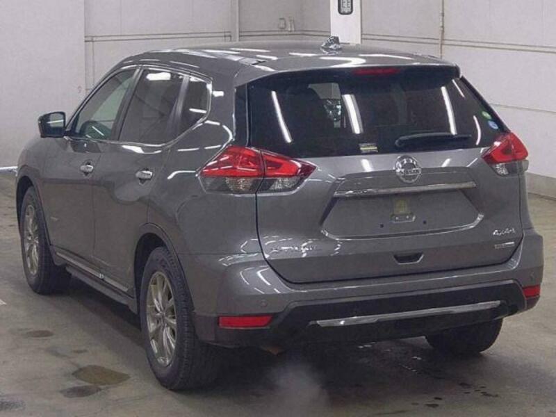 X-TRAIL-1