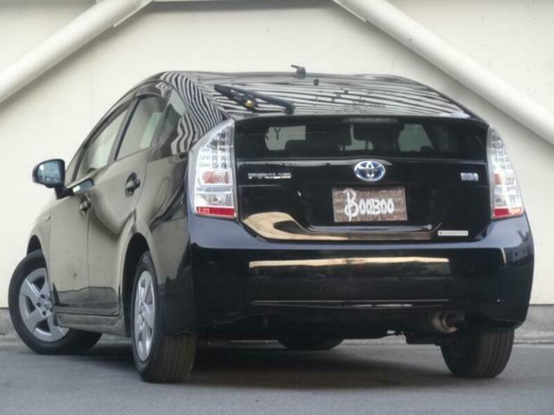 PRIUS-4