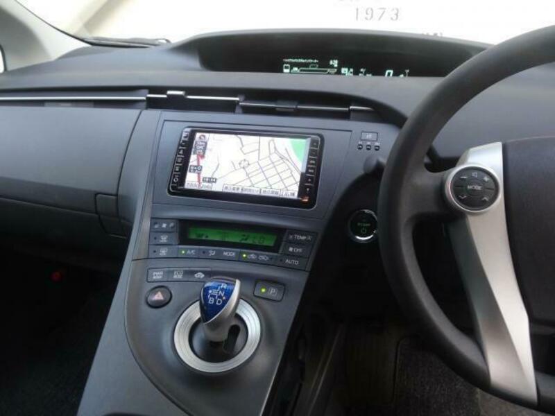 PRIUS-19
